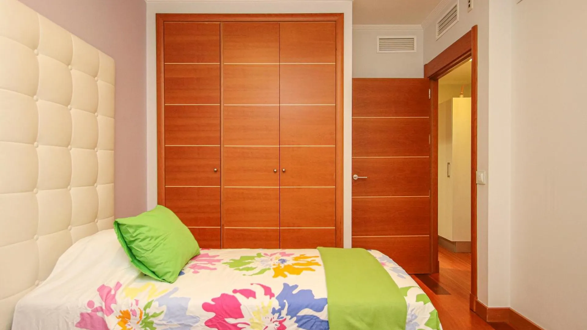 Luxury Apt In Plaza De Espana - Free Parking Seville Apartment