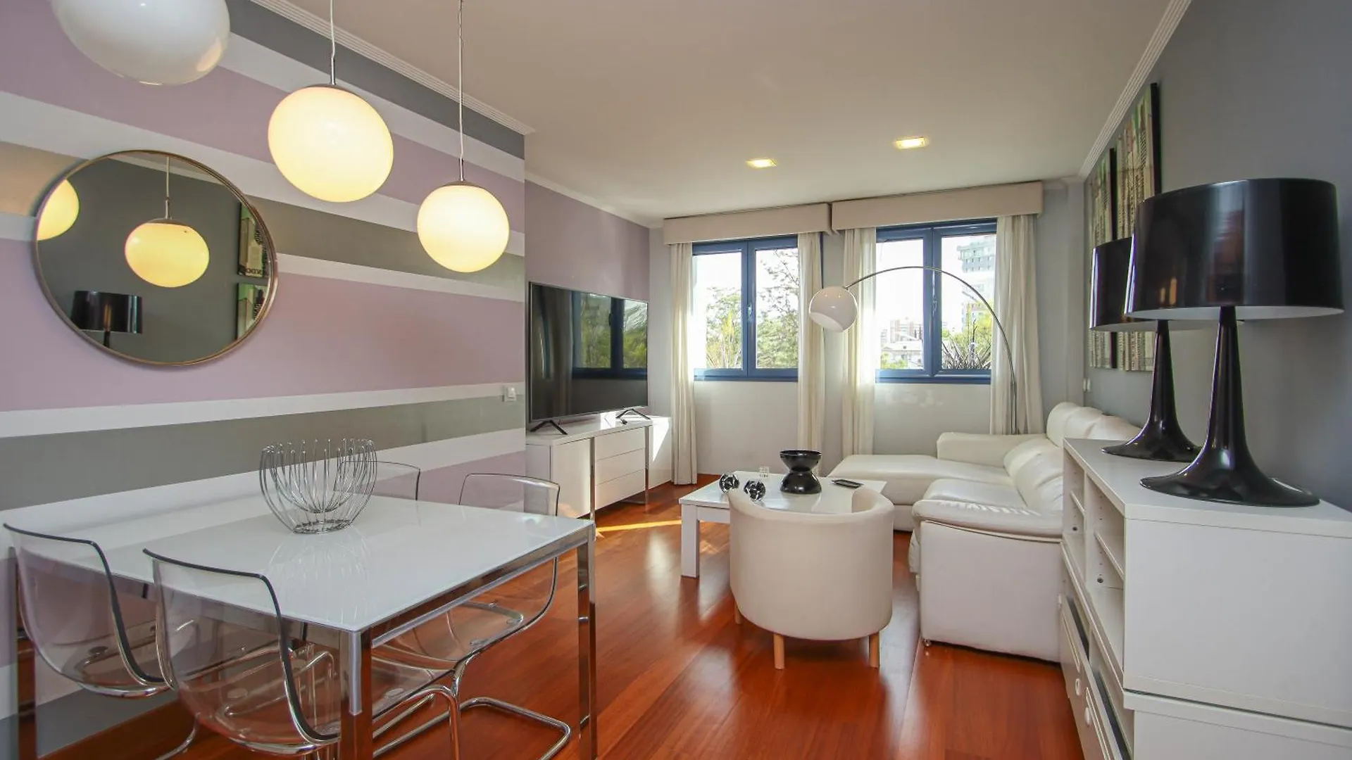 Luxury Apt In Plaza De Espana - Free Parking Seville Apartment
