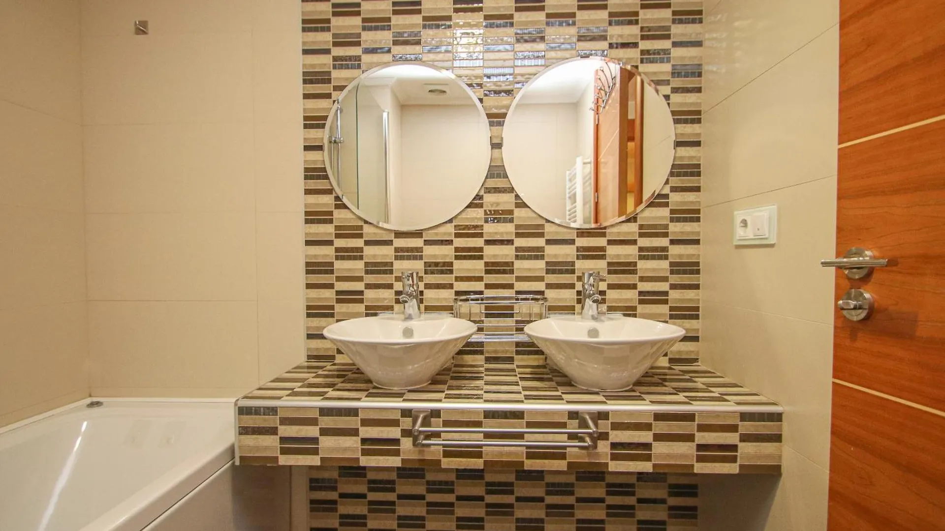 Luxury Apt In Plaza De Espana - Free Parking Seville