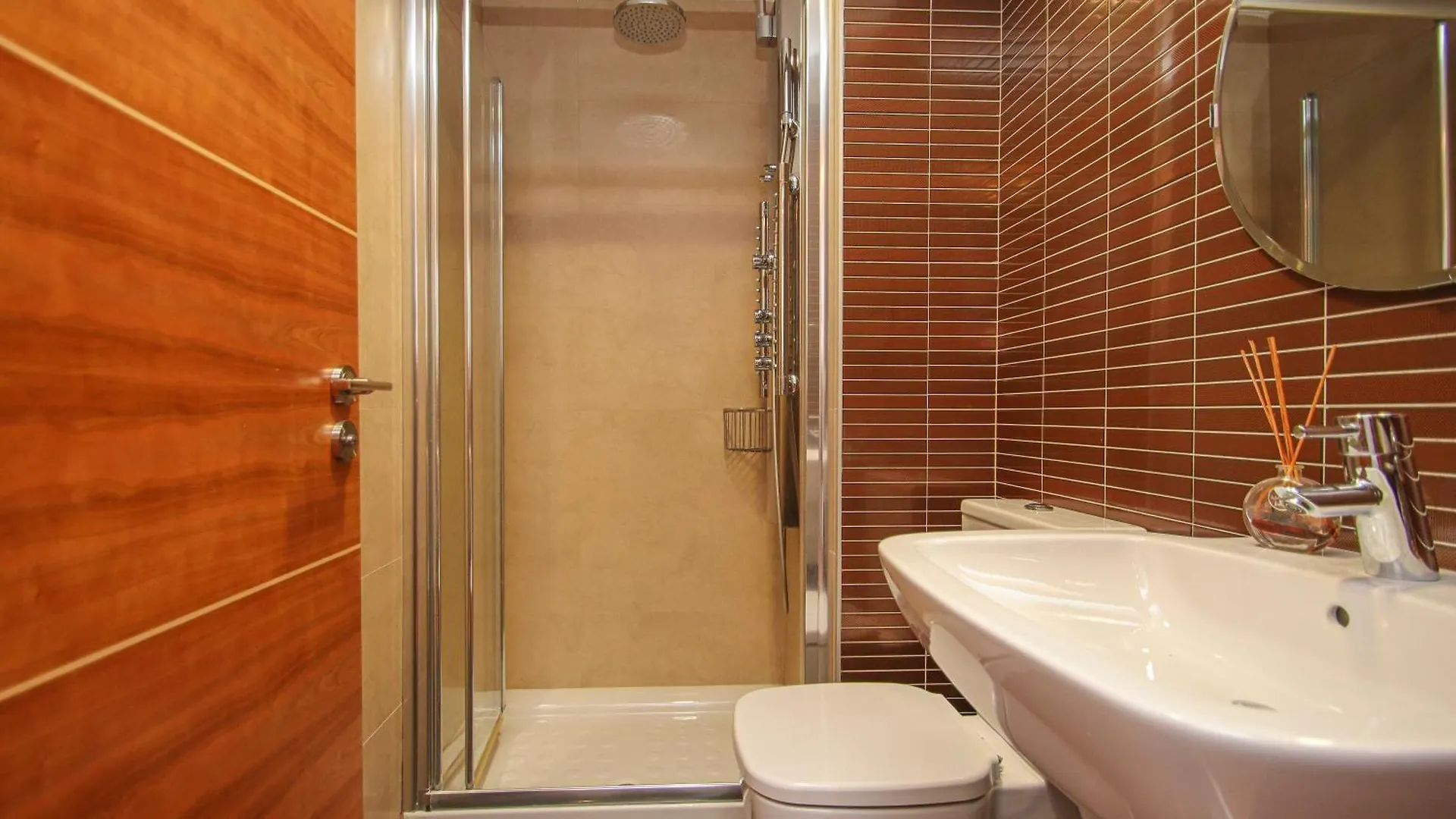 Luxury Apt In Plaza De Espana - Free Parking Seville Apartment